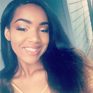 Meet your Posher, Lenayzah